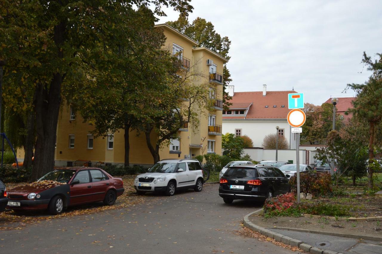 Res Apartman Eger Exterior foto