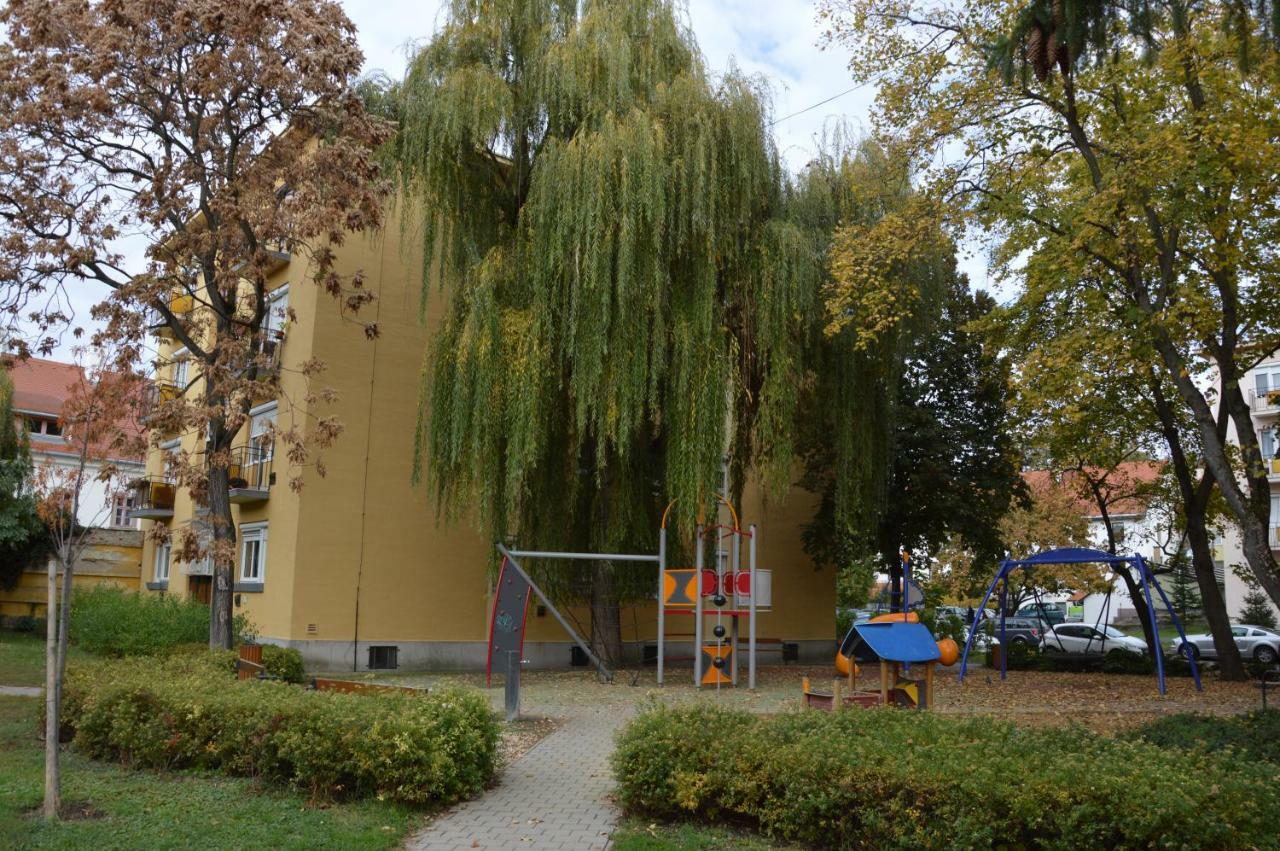 Res Apartman Eger Exterior foto