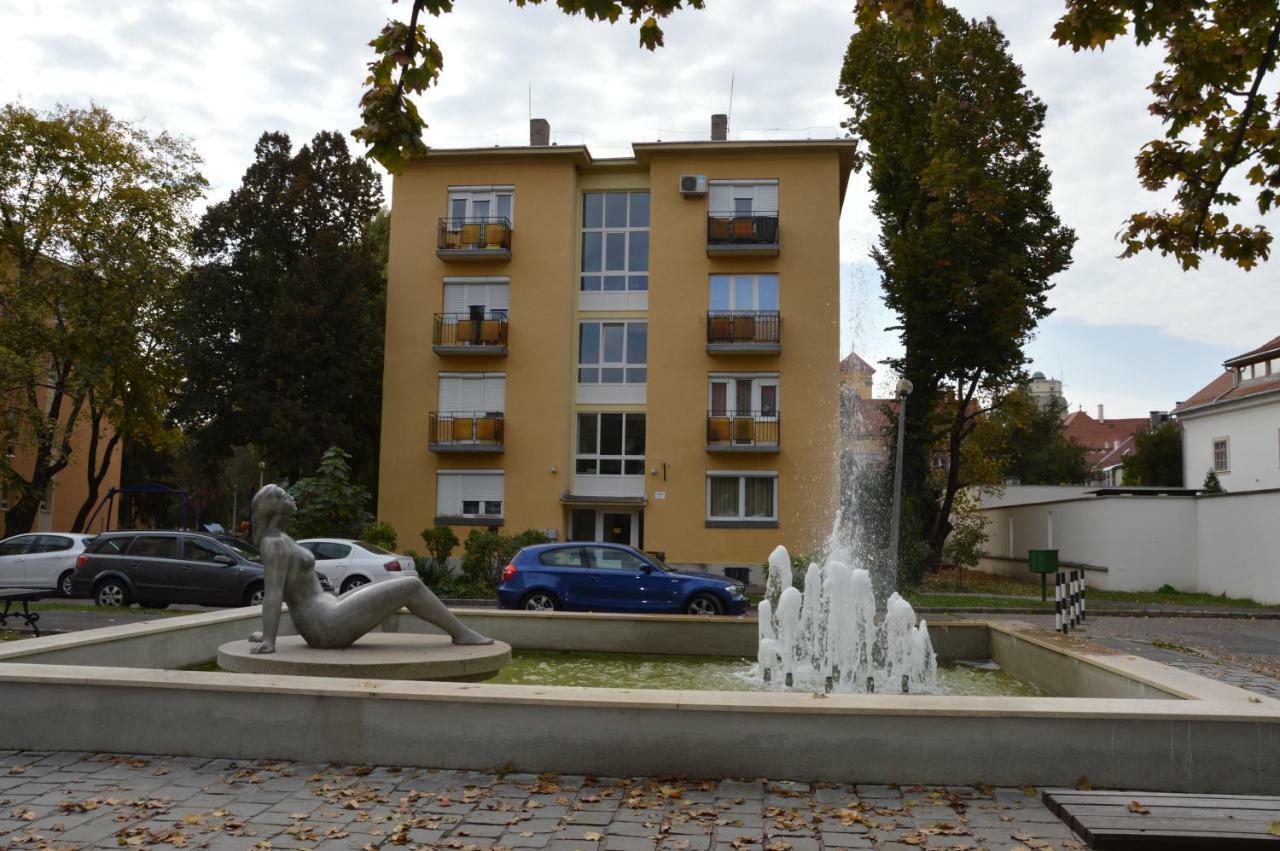 Res Apartman Eger Exterior foto